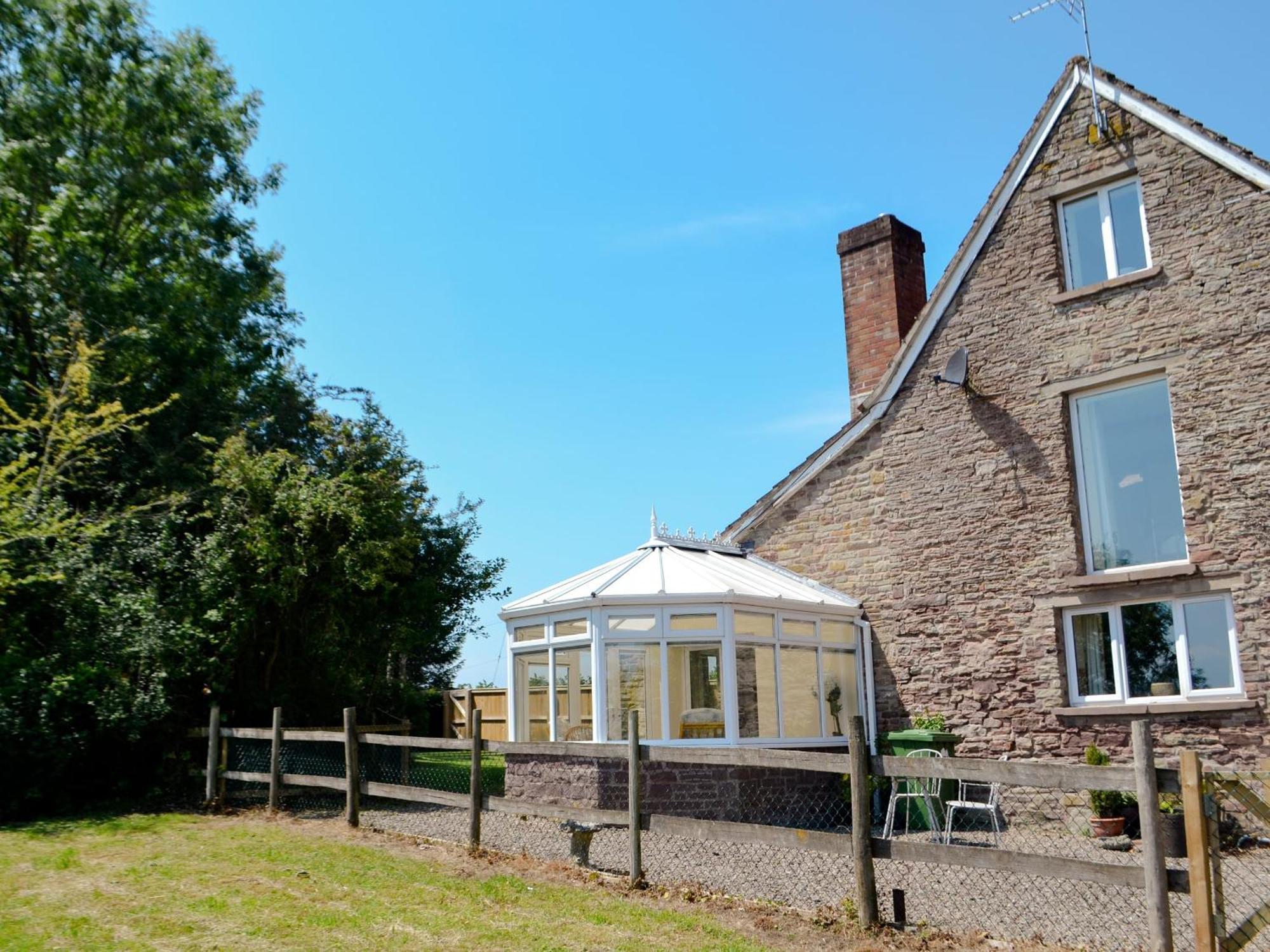 The Coach House Villa Lydney Exterior photo